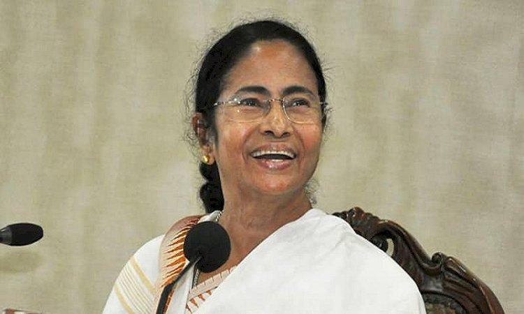 মমতার হ্যাটট্রিক, পরাজয় মেনে বিজেপির অভিনন্দন