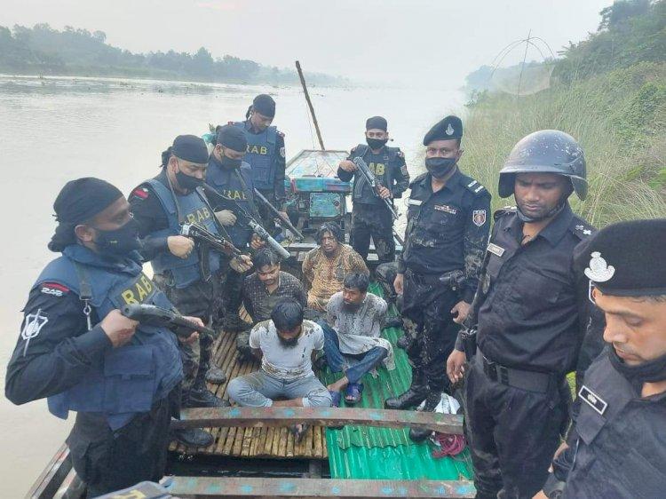 র‍্যাবের সঙ্গে গুলিবিনিময়, চার জঙ্গি আটক