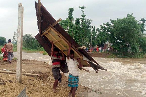 পাহাড়ি ঢলে ভাঙছে বাড়ি, ডুবছে ফসল