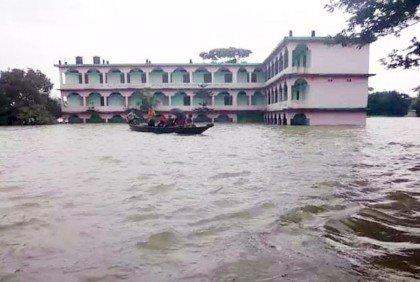 সদর উপজেলায় বন্যার পানিতে তলিয়ে যুবক নিখোঁজ