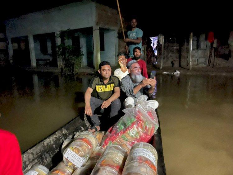 বন্যার্তদের পাশে সিলেট জেলা ছাত্রলীগের সভাপতি নাজমুল