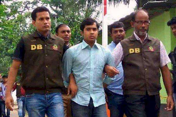 ‘পুলিশের চোখে স্প্রে মেরে’ পালালো মৃতুদণ্ডপ্রাপ্ত দুই জঙ্গি, একজন ছাতকের